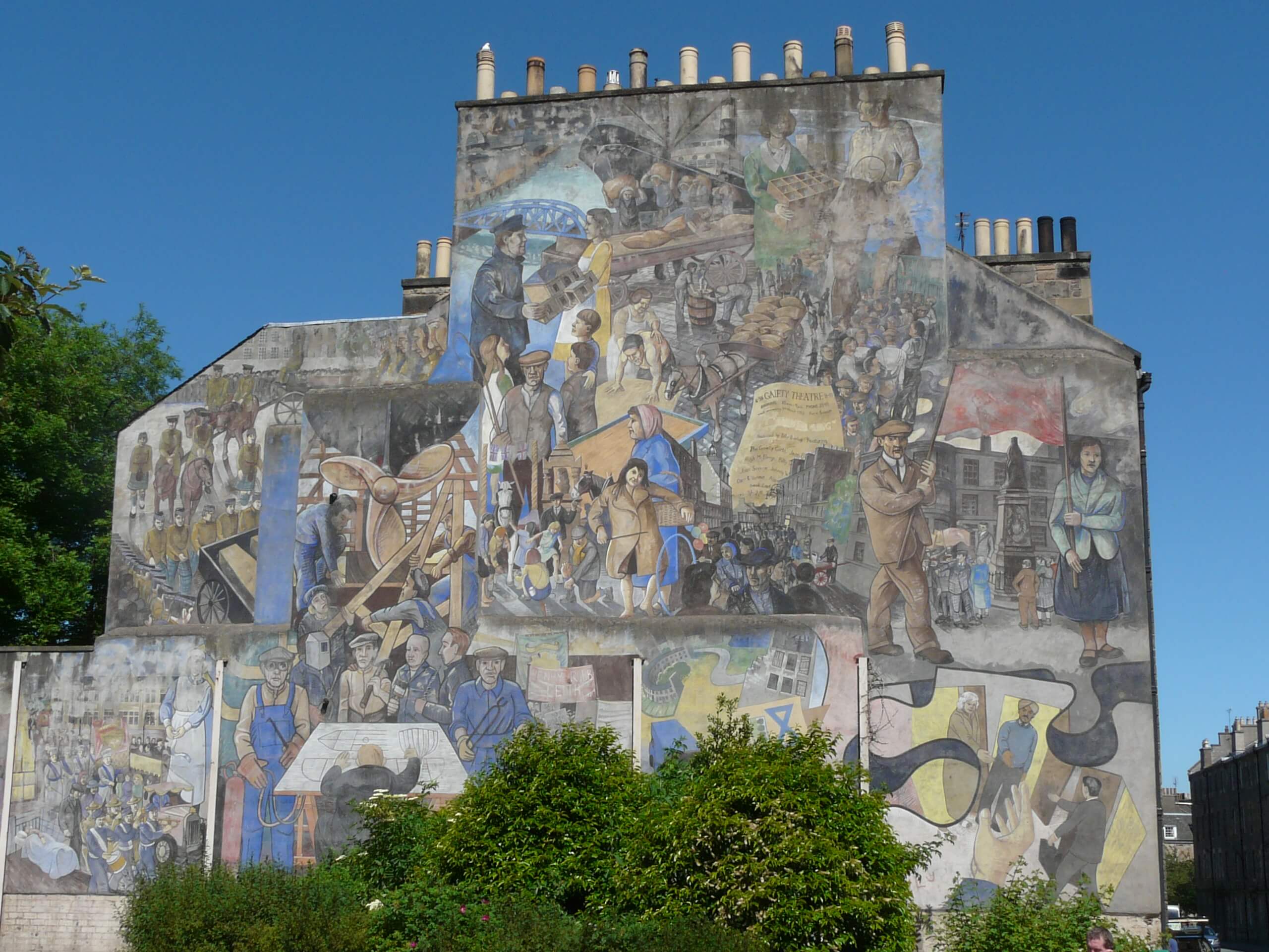 A Leith mural celebrates working-class heritage © Norman Miller