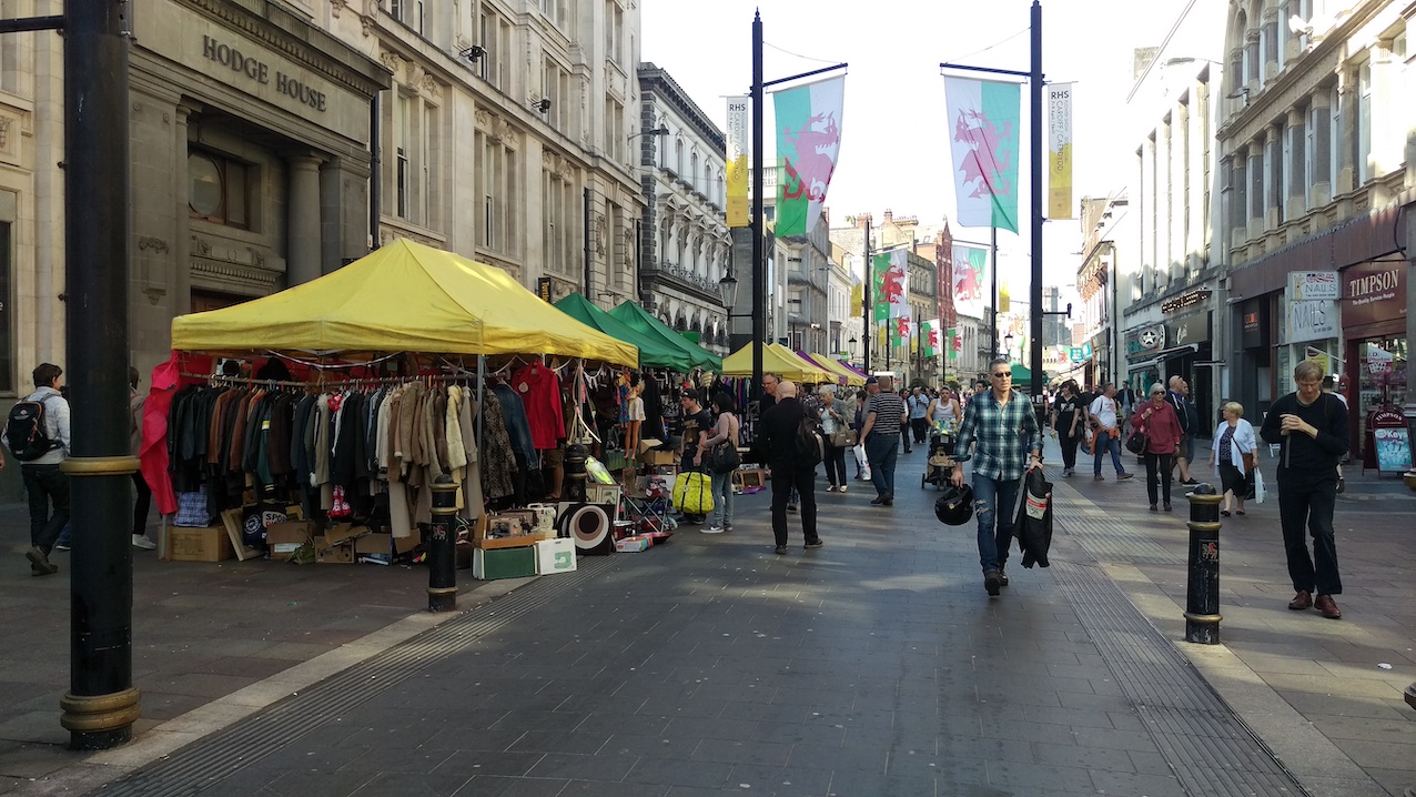 The bustling flea market © Rachel England