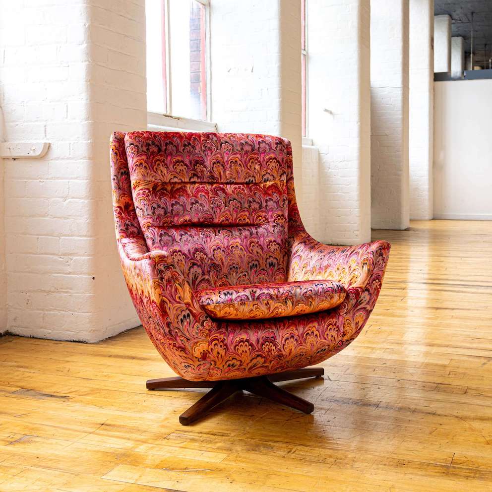 Reupholstered chair in Peacock Bouquet velvet © Simion Hawtin-Smith