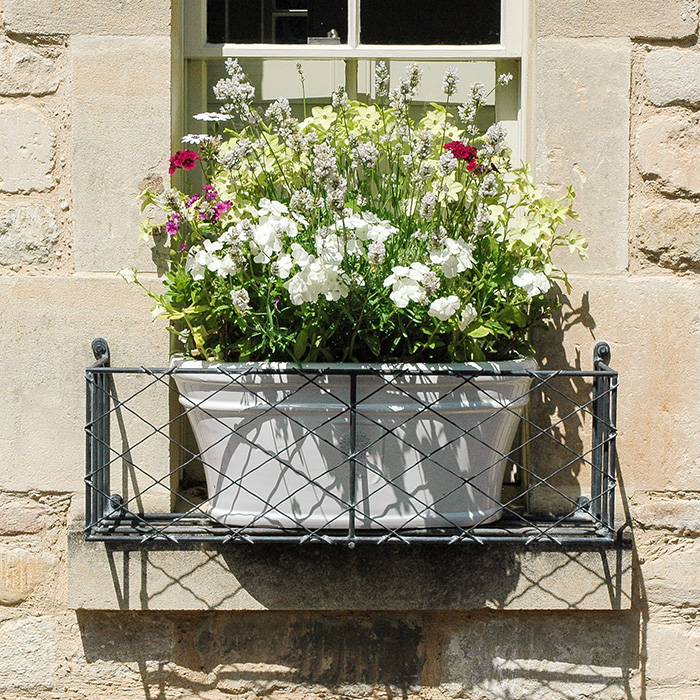 garden-requisites.co.uk