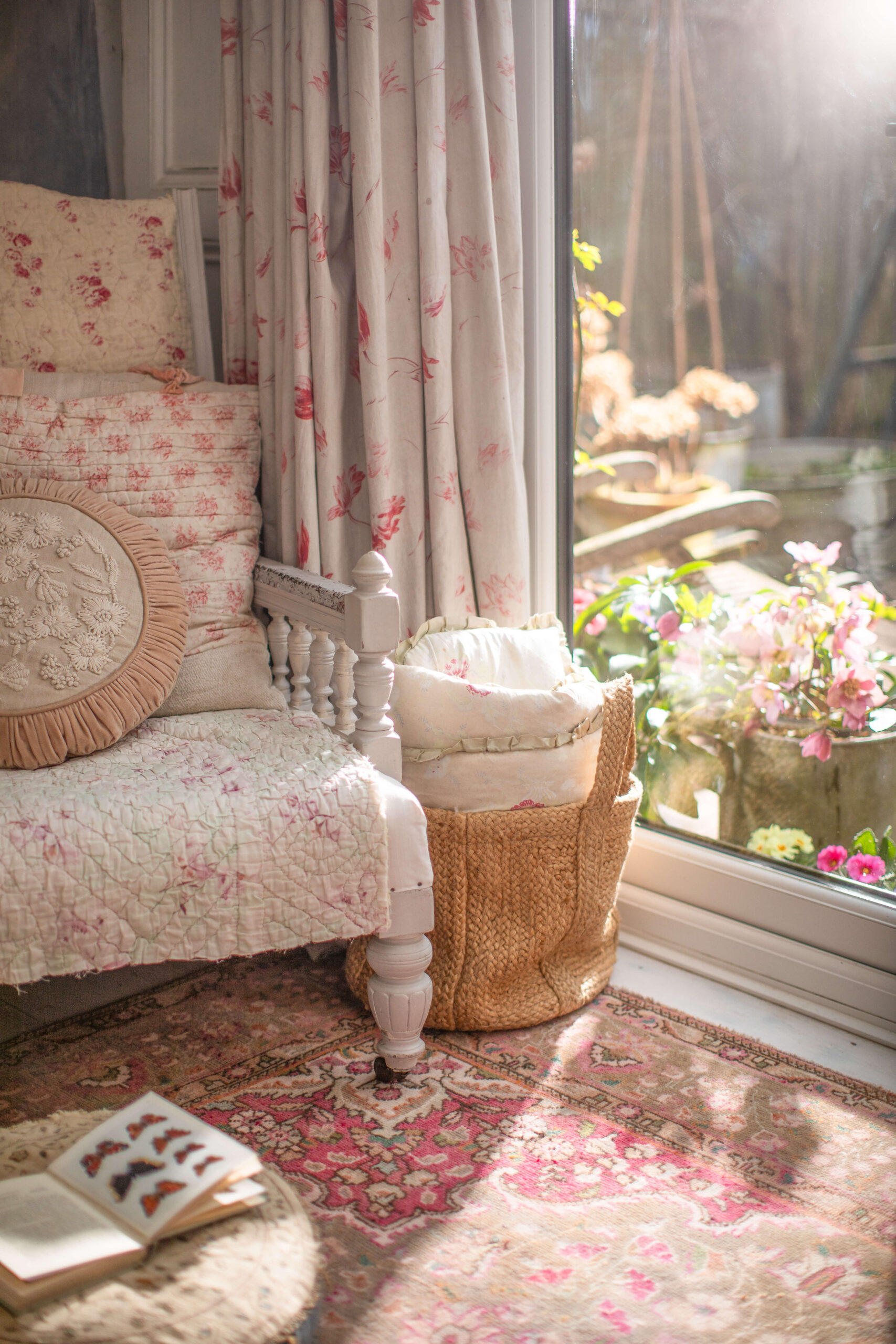 Framing a view to the garden/© Tamsyn Morgans